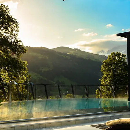 酒店 Lenkerhof Gourmet - Relais & Chateaux 5*